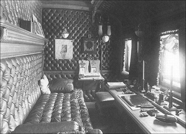Вагон-кабинет в поезде Николая II