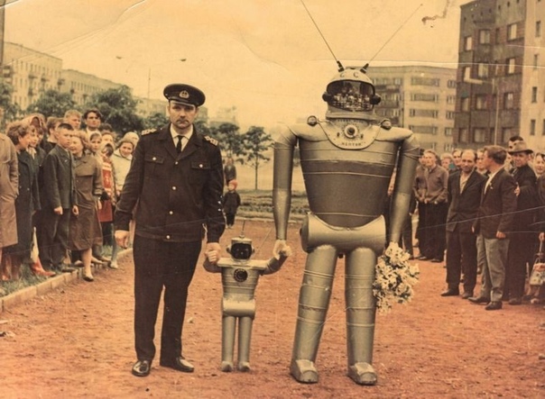 Победитель первого Всесоюзного конкурса роботов Борис Василенко. 1967-1968 гг.Калининград