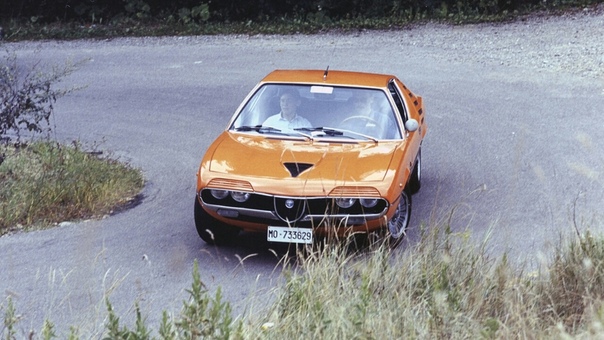 Проект Luca Serafini Alfa Romeo Montreal Vision GT В 1986 году мой отец купил сияющую оранжевую Alfa Romeo Montreal. Все детали, кроме выпусной системы Ansa marmotte, были оригинальными. Я помню