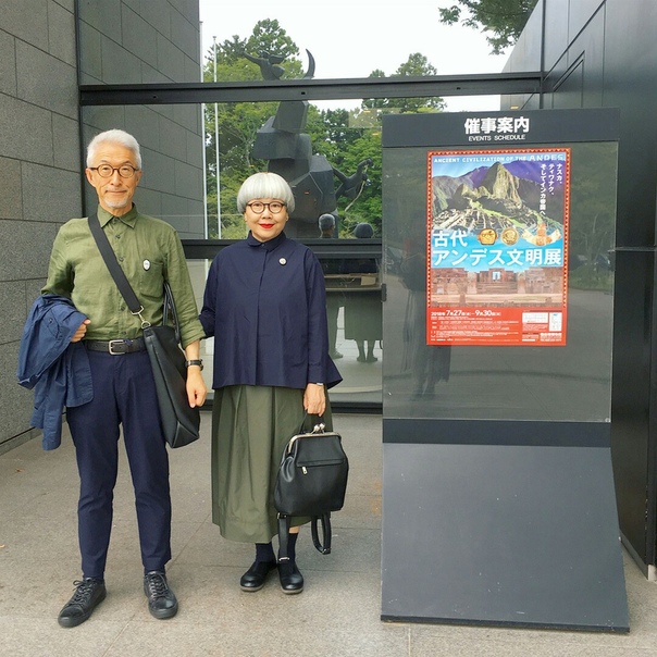 Это Бон и Пон - супружеская пара из Японии Они одеваются каждый день так, чтобы подходить друг другу. Свои фото супруги публикуют в инстаграм (), у них уже более 700 тыс. подписчиков по всему