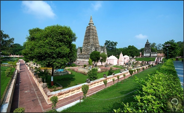Место, где Будда достиг просветления Буддийская реликвия храм Махабодхи построен в традиционном для Индии стиле и заслуженно относится к древнейшим кирпичным постройкам, сохранившимся до нашего
