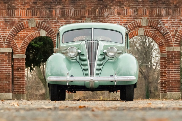 Очень редкие : 1937 Terraplane De Luxe Тип кузова: 2-door coupe Двигатель: I6 3.5 L Мощность: 96 л.с. КПП: МКПП-3 Привод: задний Компоновка: переднемоторная Тип топлива: бензин Страна марки: США