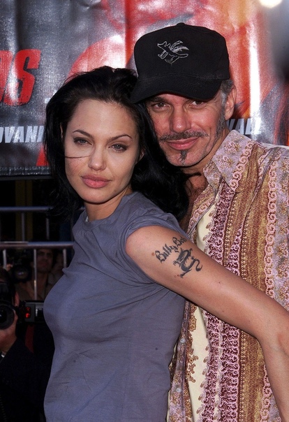 Истории из жизни Анджелины Джоли в фотографиях Ко дню рождения голливудской звезды.