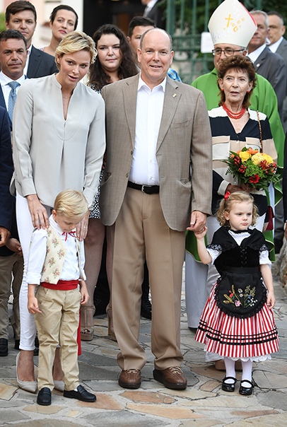 С днем рождения, Шарлен: 20 фактов о княгине Монако 25 января, в России поздравляют с именинами всех Татьян, а в Монако - с днем рождения супругу князя Альбера II.Если бы в начале 2000-х Шарлен